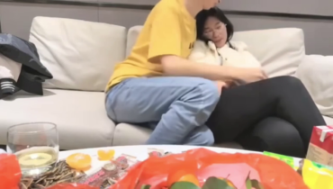 พาสาวแว่นมากินเหล้าที่ห้อง เมาแล้วจับเย็ดหีเลยน่าโดนชิบหายเสียวมากเห็นแม่งโดนเย็ดแล้วโคตรชอบเลยถ้าจะเด็ดขนาดนี้ฟินชิบหายอยากจับแม่งซอยหีจริงๆ