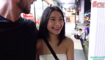 สาวหุ่นขาวขี้เงี่ยนลากแฟนหนุ่มฝรั่งจับเย็ดในโรงแรมจับเย็ดกระแทกหีลีลาอย่างมันส์นวดนมแจ่มๆ